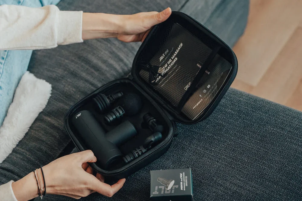 Pistolet de massage abordable Jolt Bolt Mini, recommandé pour un usage amateur en 2025