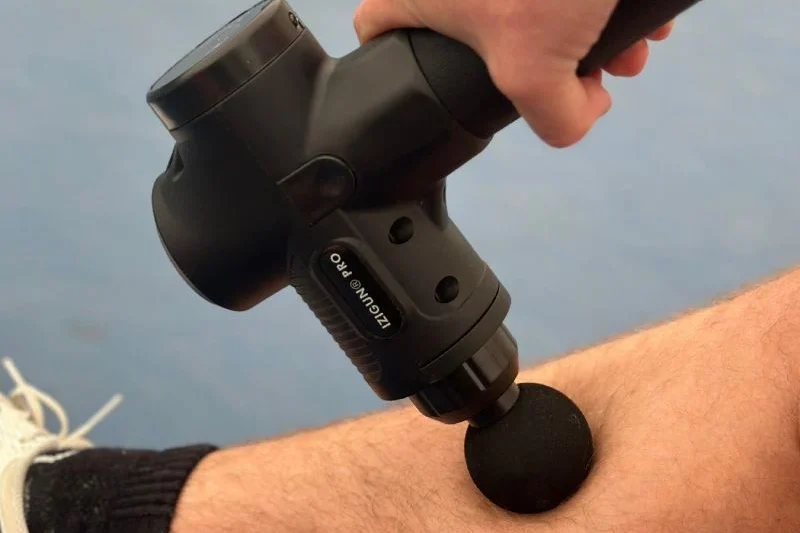 Izigun Pro pistolet de massage UFC sports de combat
